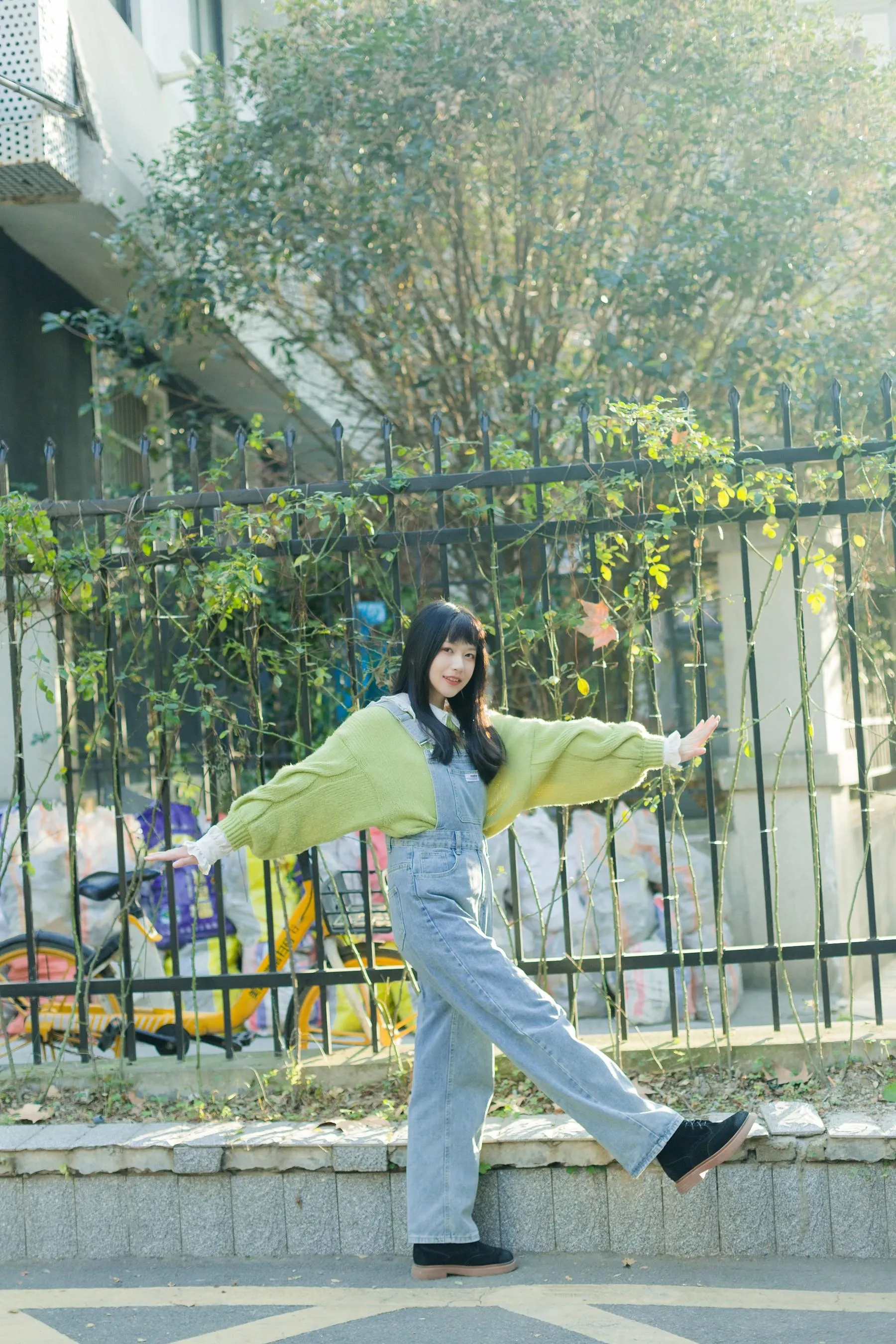 [YITUYU艺图语]2022.08.16 hey 抬头！侧耳倾听 [29P]插图